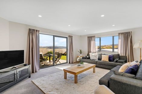 Photo of property in 37 Cedarwood Street, Woodridge, Wellington, 6037