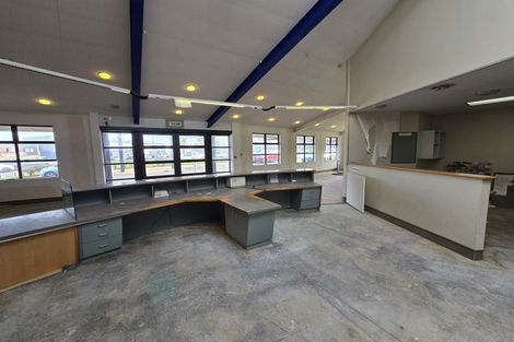 Photo of property in 12 Oma Hoiho Place, Westgate, Auckland, 0614