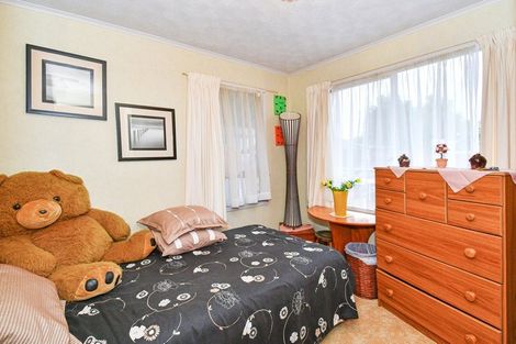 Photo of property in 13 Lipton Grove, Opaheke, Papakura, 2113