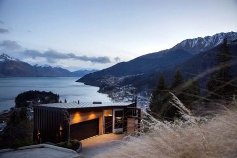Photo of property in 29 Vancouver Drive, Queenstown, 9300