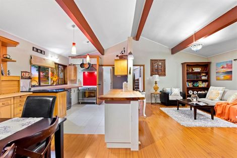 Photo of property in 1109 Scenic Drive North, Swanson, Auckland, 0816