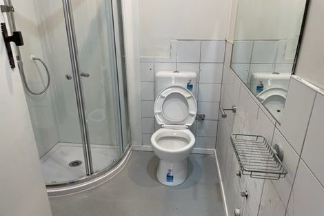 Photo of property in 22 Cliff View Drive, Green Bay, Auckland, 0604