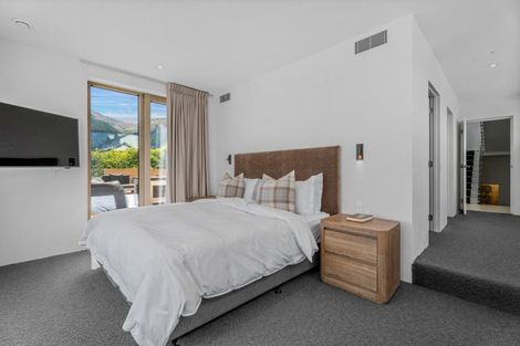 Photo of property in 32 Edinburgh Drive, Queenstown, 9300