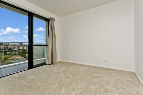 Photo of property in Apollo Apartments, 201/46 Rosedale Road, Rosedale, Auckland, 0632