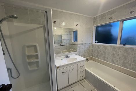 Photo of property in 1/10 Halder Place, Torbay, Auckland, 0632