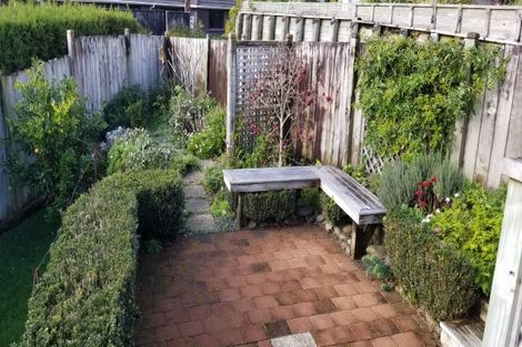 Photo of property in 21 Arden Place, Oakura, 4314