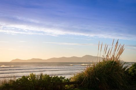 Photo of property in 108 Wellington Road, Paekakariki, 5034
