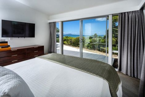 Photo of property in 62 Sharon Road, Waiake, Auckland, 0630