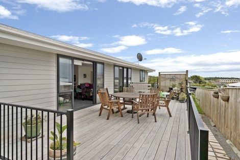 Photo of property in 27 Matenga Street, Waikanae, 5036
