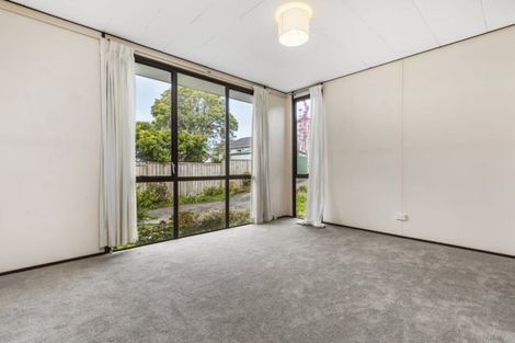 Photo of property in 3175 Great North Road, New Lynn, Auckland, 0600