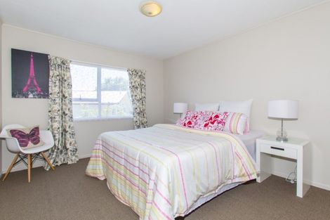Photo of property in 13 Merida Place, Unsworth Heights, Auckland, 0632
