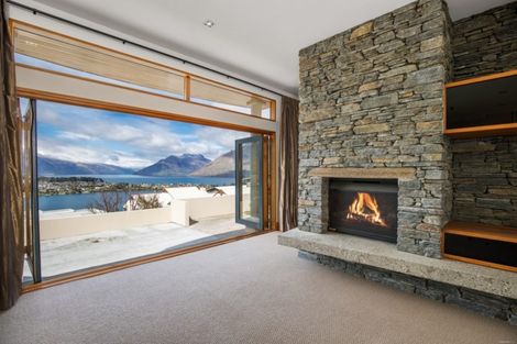 Photo of property in 7 Peregrine Place, Queenstown, 9300