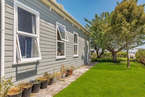 Photo of property in 9 Queen Street, Westport, 7825