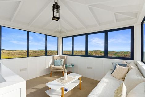 Photo of property in 80 Reay Mackay Grove, Waikawa Beach, Manakau, 5573
