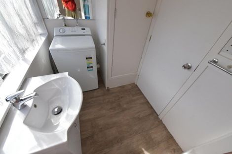 Photo of property in 92a Godley Road, Green Bay, Auckland, 0604