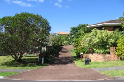 Photo of property in 5 St Lucia Place, Unsworth Heights, Auckland, 0632