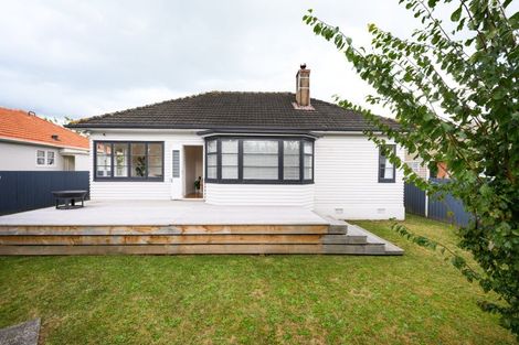 Photo of property in 97 Savage Crescent, West End, Palmerston North, 4412