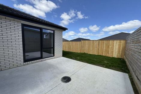Photo of property in 10 Enchantment Lane, Karaka, Papakura, 2113
