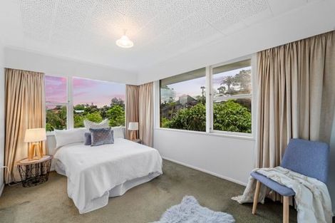 Photo of property in 30 Heathcote Road, Castor Bay, Auckland, 0620
