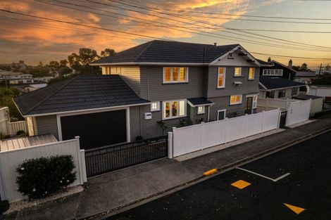Photo of property in 26 Baring Terrace, Strandon, New Plymouth, 4312