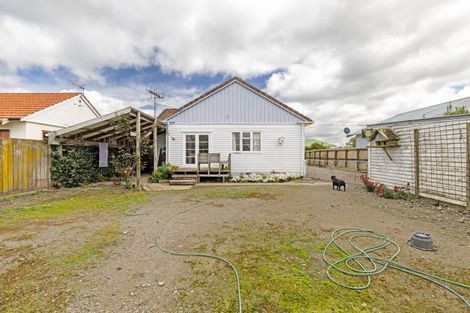 Photo of property in 17 Robert Street, Marton, 4710