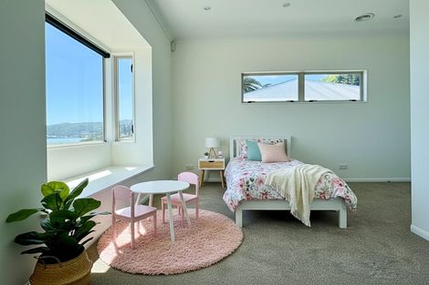 Photo of property in 32 Sunset Parade, Plimmerton, Porirua, 5026