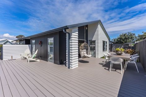 Photo of property in 45 Seagrass Place, Otaki Beach, Otaki, 5512