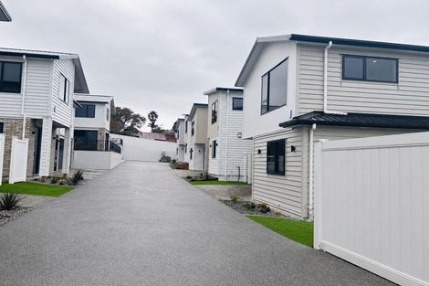 Photo of property in 21e Putini Road, Mangere Bridge, Auckland, 2022