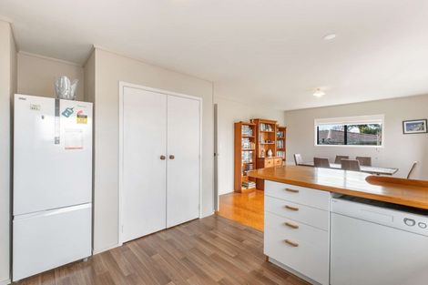 Photo of property in 21 Riverside Drive, Waiuku, 2123