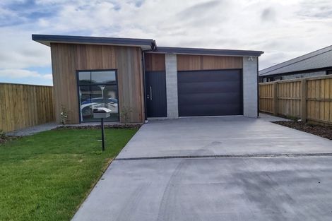 Photo of property in 19 Oakleigh Street, Woodend, 7610