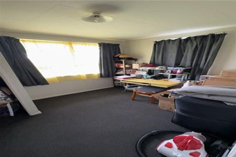 Photo of property in 15 Geoffrey Place, Mangere East, Auckland, 2024