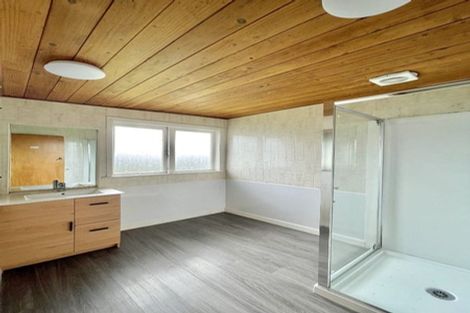 Photo of property in 3 Taha Road, Te Atatu South, Auckland, 0610
