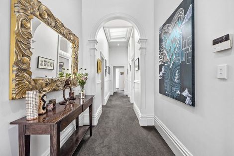 Photo of property in 69 Creswick Terrace, Northland, Wellington, 6012