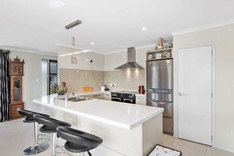 Photo of property in 4 Sandspit Way, Papamoa Beach, Papamoa, 3118