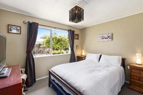 Photo of property in 17 Grenville Street, Levin, 5510