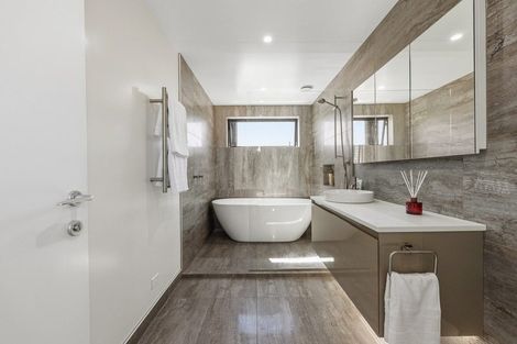 Photo of property in 15 Muster Road, Jacks Point, 9371