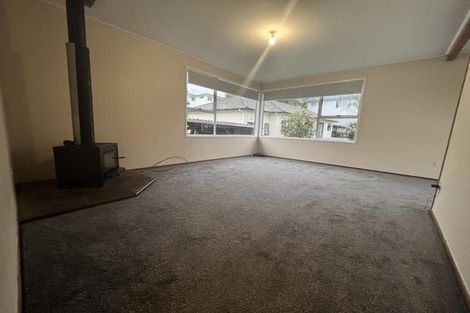 Photo of property in 4 Kilcar Place, Massey, Auckland, 0614