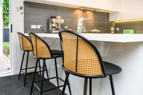 Photo of property in 5a Athlone Place, Hokowhitu, Palmerston North, 4410