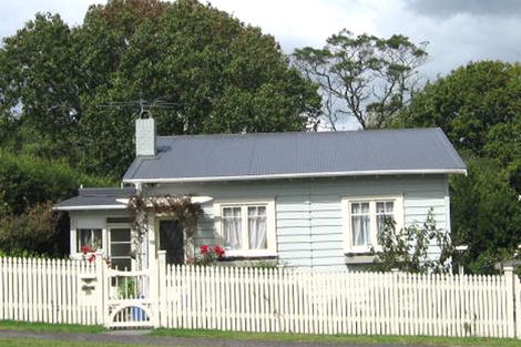 Photo of property in 28a Fruitvale Road, New Lynn, Auckland, 0600