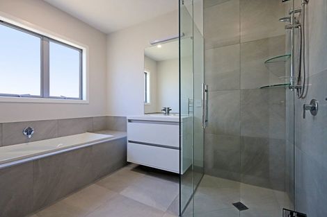 Photo of property in 6 Cassin Place, Taradale, 4112