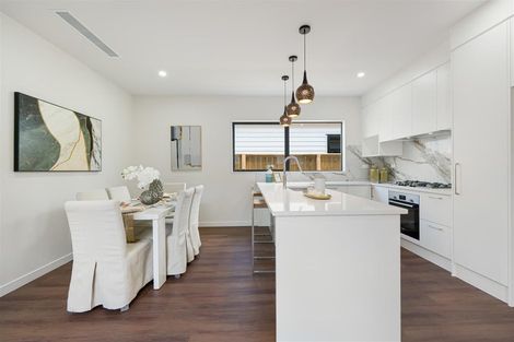 Photo of property in 17 Whakairo Crescent, Gulf Harbour, 0930