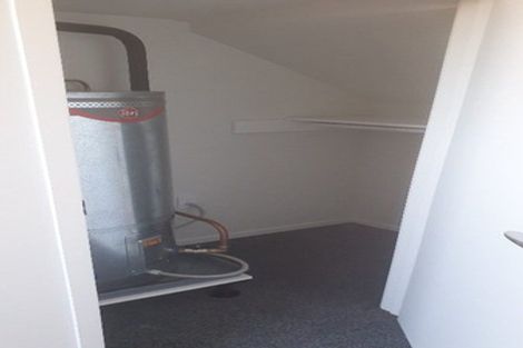 Photo of property in 7/5 Peachgrove Road, Te Atatu Peninsula, Auckland, 0610