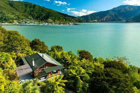 Photo of property in 259 Queen Charlotte Drive, Havelock, 7281