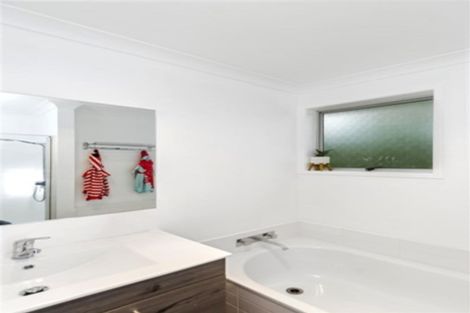 Photo of property in 12a Hobby Avenue, Birkdale, Auckland, 0626