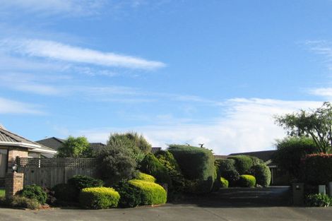Photo of property in 8 Papawai Grove, Waikanae, 5036
