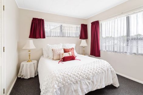 Photo of property in 28 Moire Road, Massey, Auckland, 0614