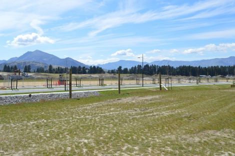 Photo of property in 6 Mount Prospect Lane, Wanaka, 9305