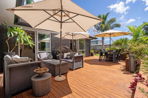 Photo of property in 21 Debenham Drive, Whitianga, 3510