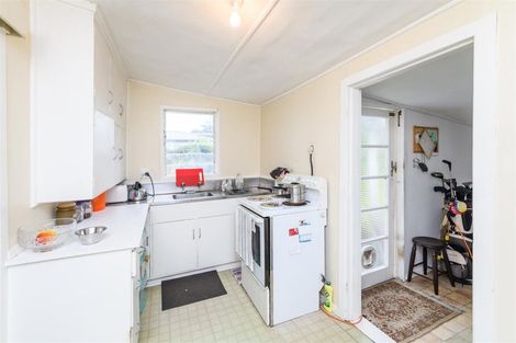 Photo of property in 9 Oxford Street, Marton, 4710