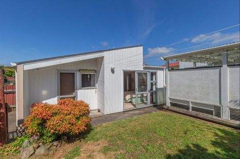 Photo of property in 33 Highbury Drive, Levin, 5510
